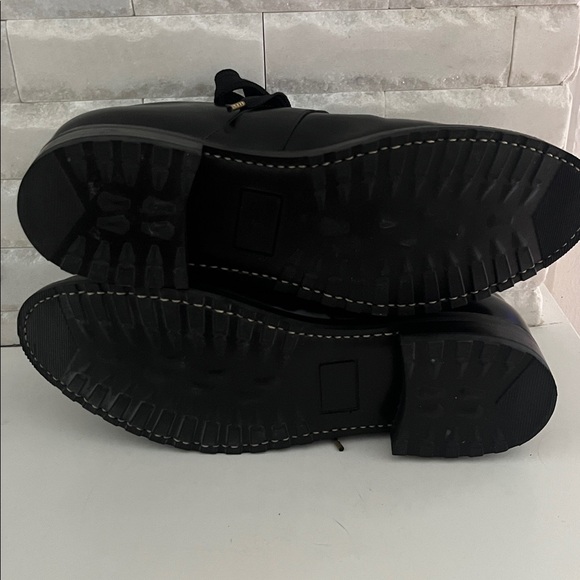 The Office Of Angela Scott Mr. Logan Black Lug Sole Oxford size EU 43 625$ - Picture 9 of 11